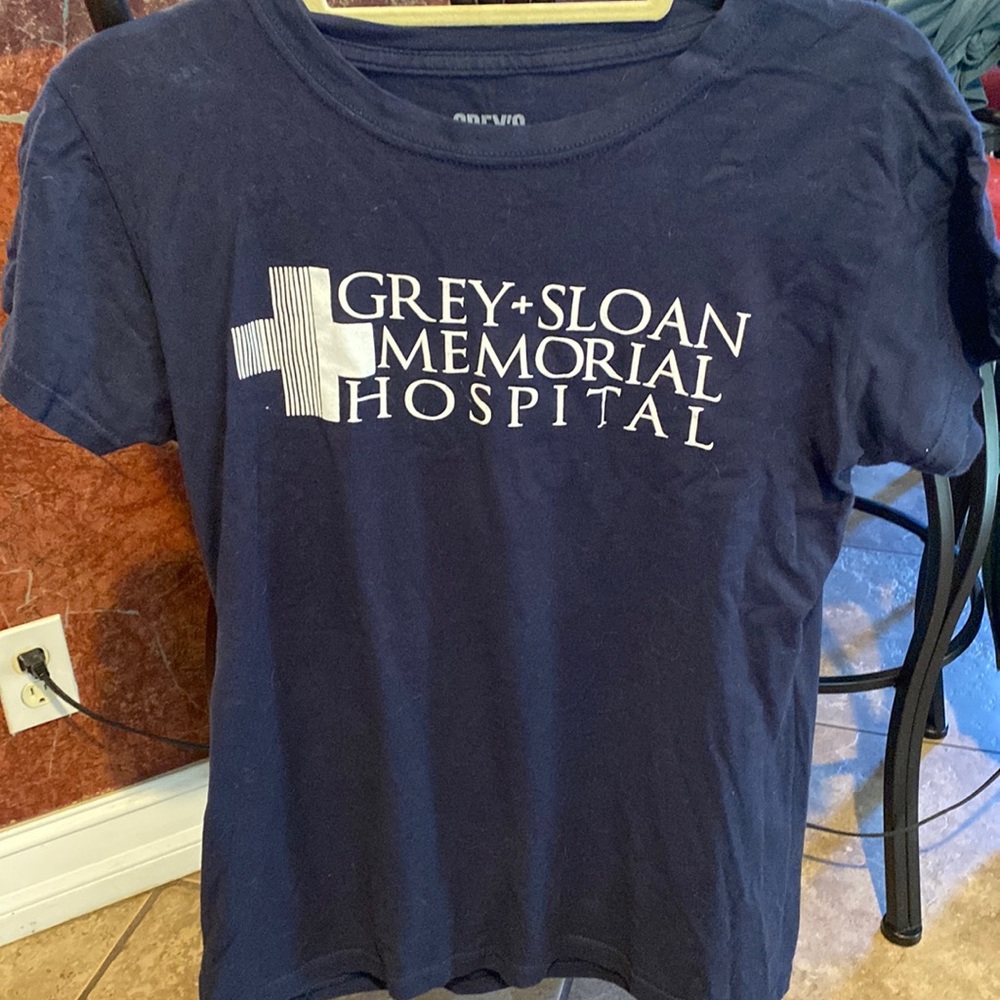 Hot Topic Grey’s Anatomy Tee Womens L
